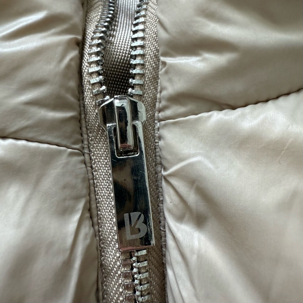 EUC BuffBunny Cream Puffer Jacket with Hood and Chevron Quilting - Picture 4 of 7